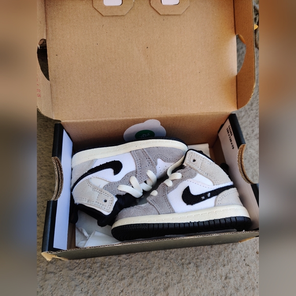 Jordan 1 Mid SE Craft - Picture 4 of 4